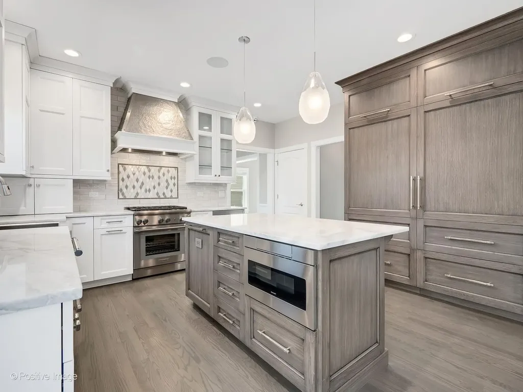832 Bemis Road Glen Ellyn IL 60137