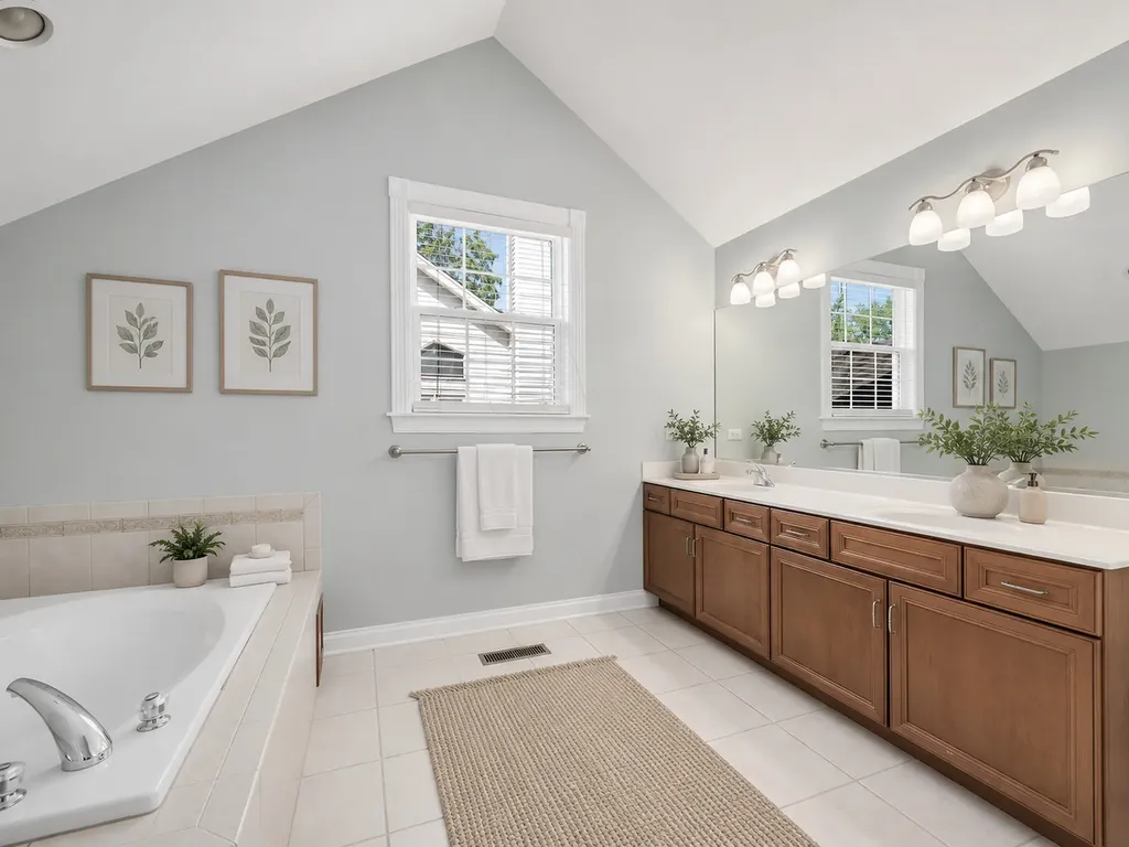 832 Bemis Road Glen Ellyn IL 60137
