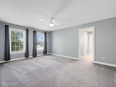 832 Bemis Road Glen Ellyn IL 60137