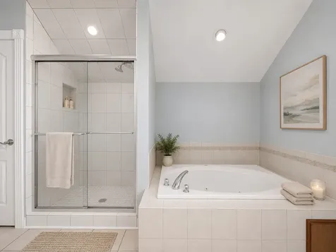 832 Bemis Road Glen Ellyn IL 60137