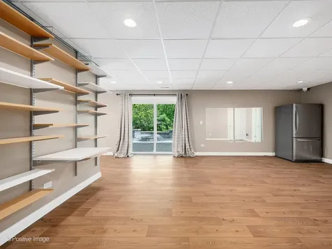 832 Bemis Road Glen Ellyn IL 60137