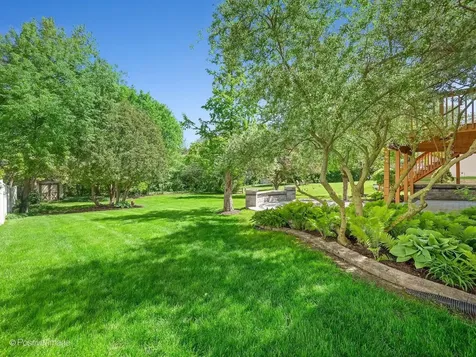 832 Bemis Road Glen Ellyn IL 60137