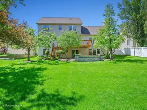 832 Bemis Road Glen Ellyn IL 60137