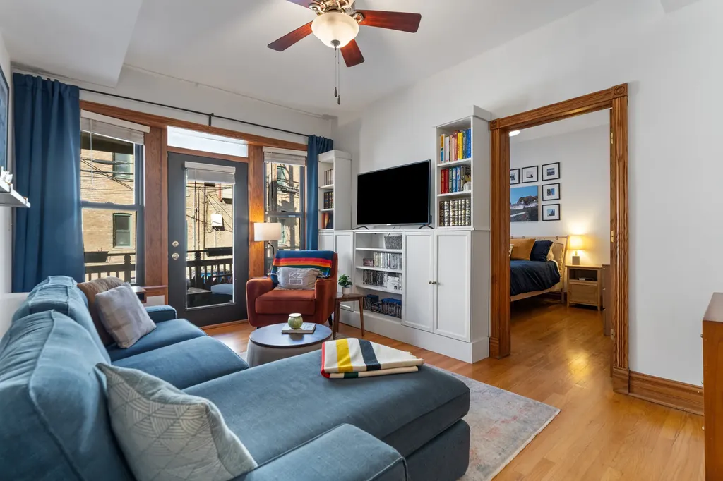 846 West Newport Avenue Chicago IL 60657