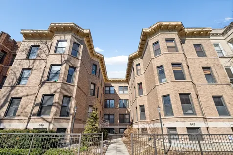 846 West Newport Avenue Chicago IL 60657