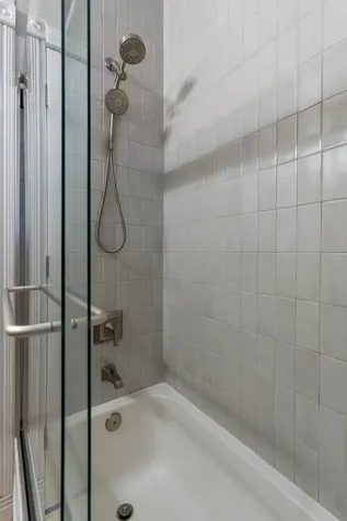 846 West Newport Avenue Chicago IL 60657