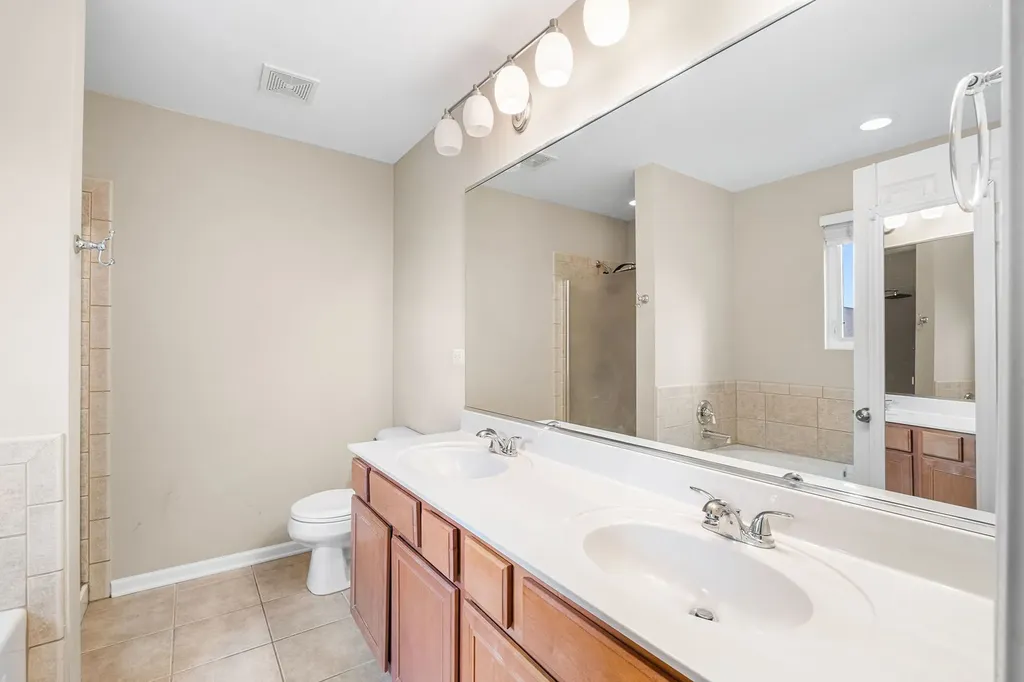 3845 North Milwaukee Avenue Chicago IL 60641