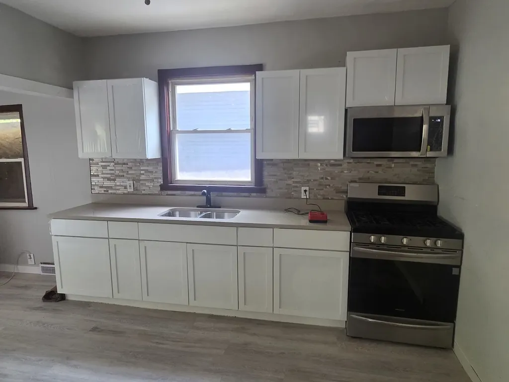 10507 South Lafayette Street Chicago IL 60628