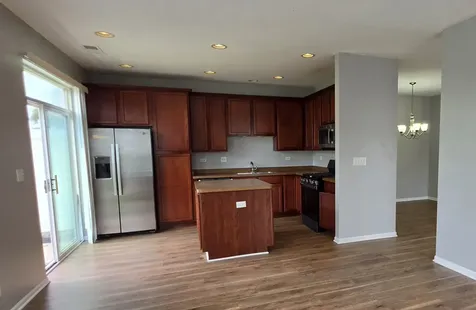 385 Bluegrass Parkway Oswego IL 60543