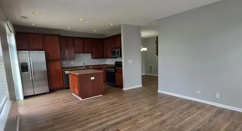 385 Bluegrass Parkway Oswego IL 60543