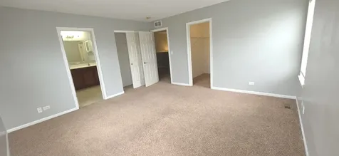 385 Bluegrass Parkway Oswego IL 60543