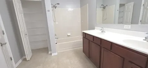 385 Bluegrass Parkway Oswego IL 60543
