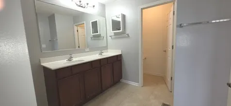 385 Bluegrass Parkway Oswego IL 60543