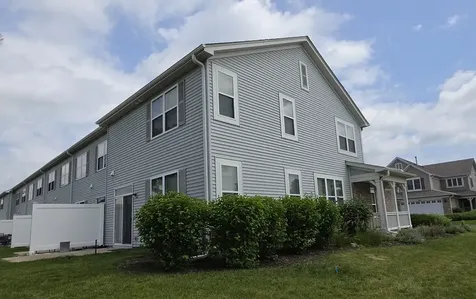 385 Bluegrass Parkway Oswego IL 60543