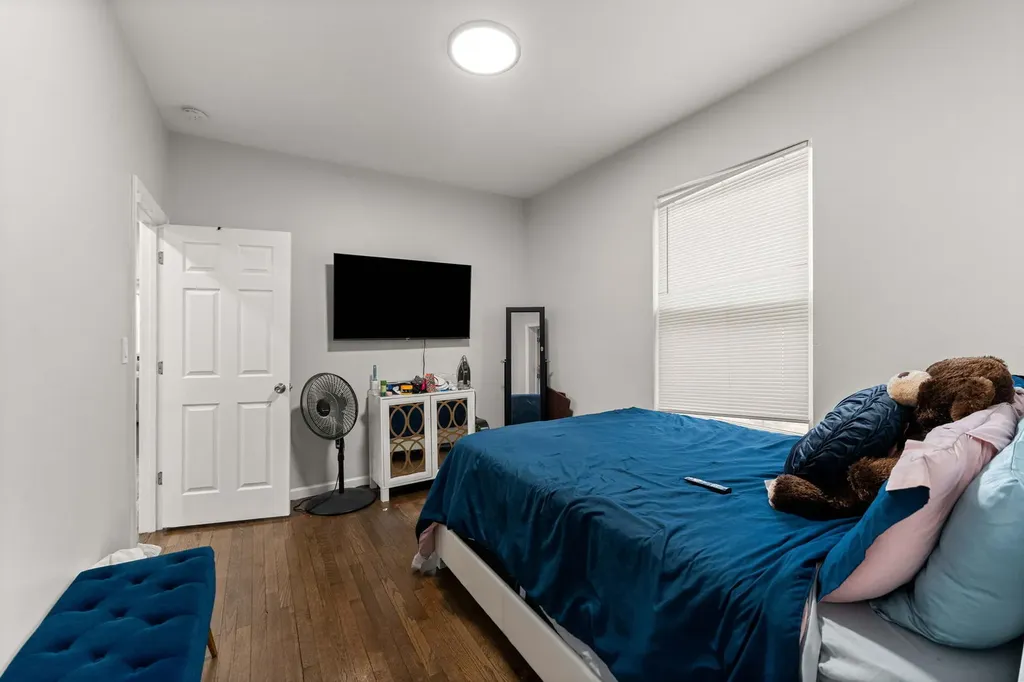 7651 South Cregier Avenue Chicago IL 60649