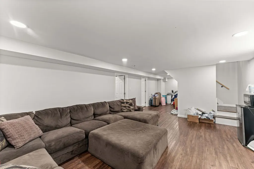 7651 South Cregier Avenue Chicago IL 60649