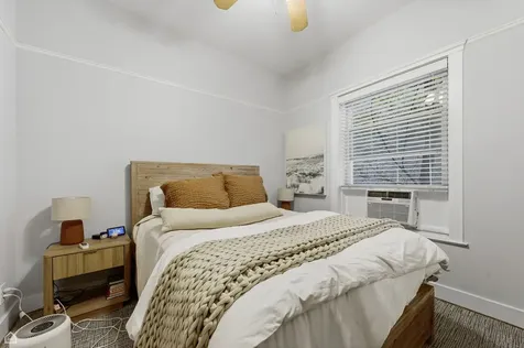 627 West Barry Avenue Chicago IL 60657