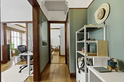 627 West Barry Avenue Chicago IL 60657