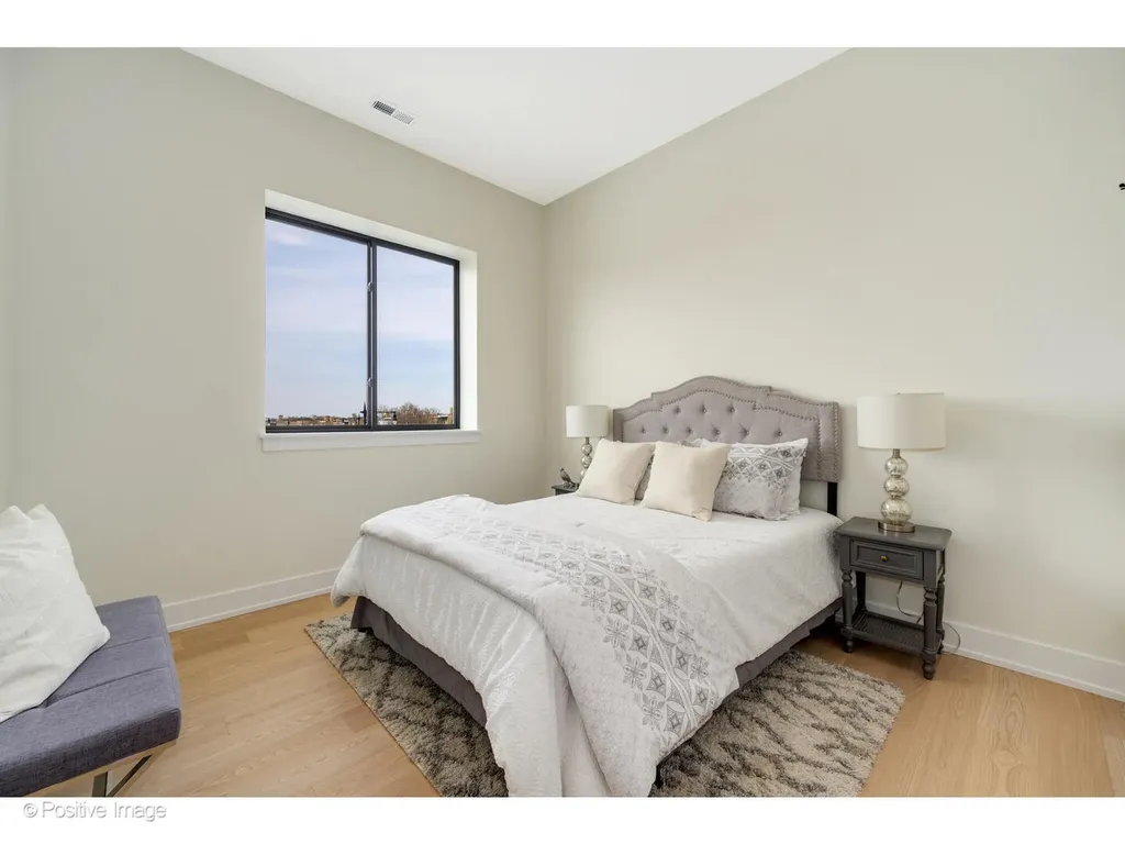 5340 North Lincoln Avenue Chicago IL 60625