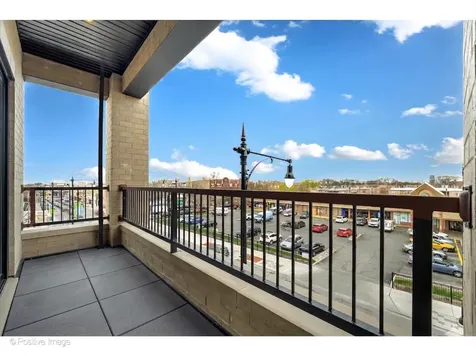 5340 North Lincoln Avenue Chicago IL 60625