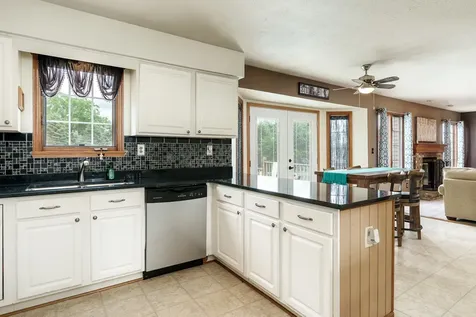 1082 Westridge Drive Rockford IL 61102
