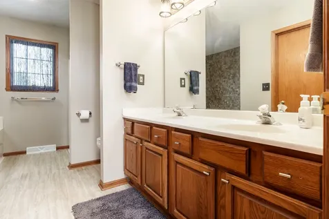 1082 Westridge Drive Rockford IL 61102
