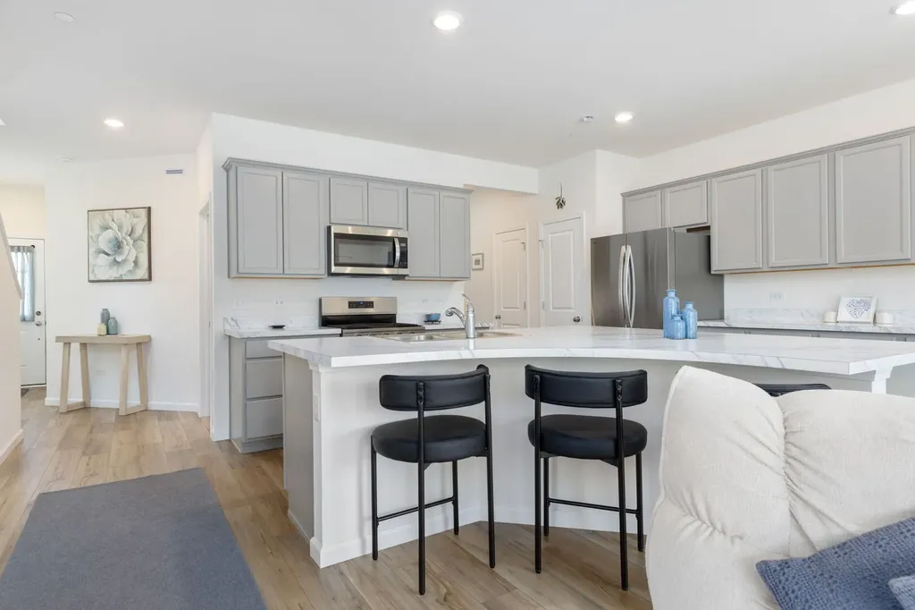 2265 Horseshoe Circle Naperville IL 60564