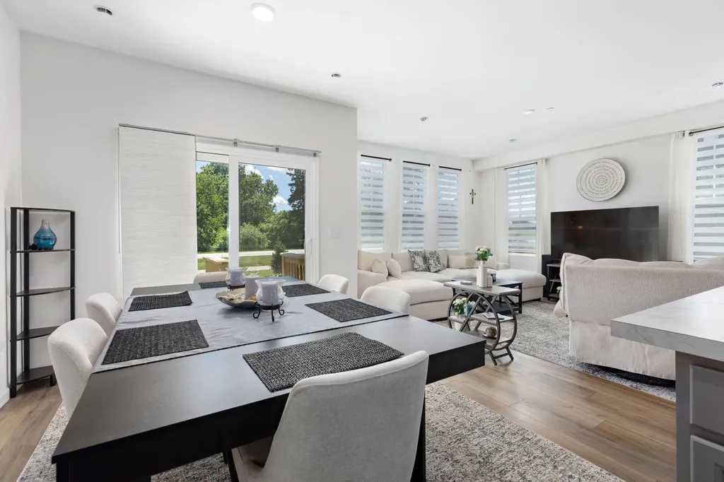 2265 Horseshoe Circle Naperville IL 60564