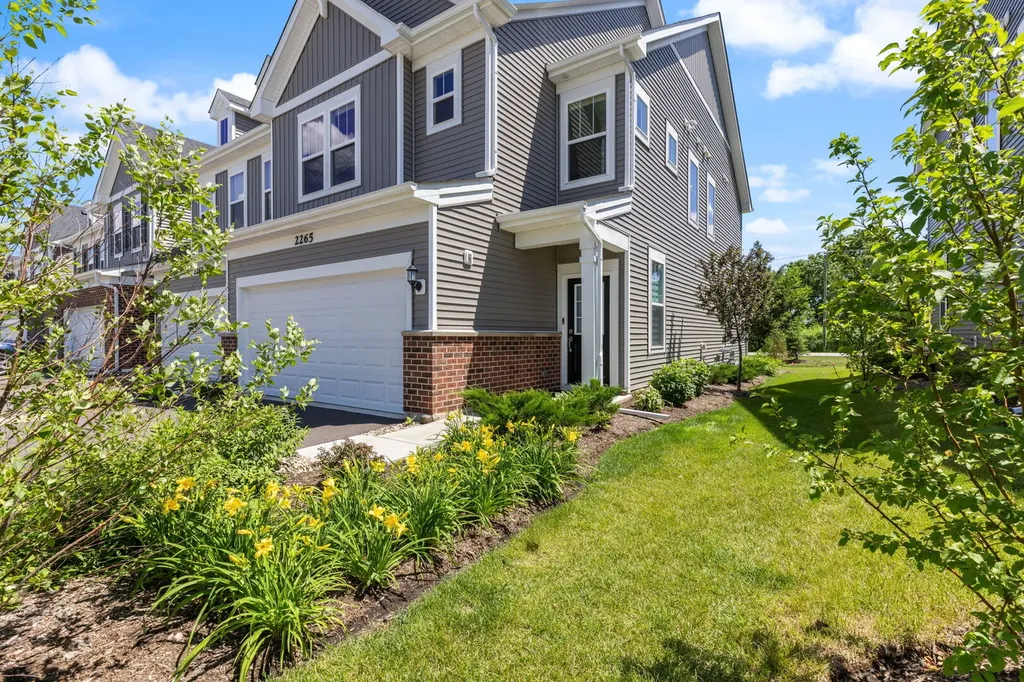 2265 Horseshoe Circle Naperville IL 60564