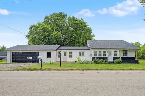 3018 West Beaver Road Freeport IL 61032