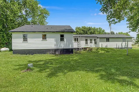 3018 West Beaver Road Freeport IL 61032