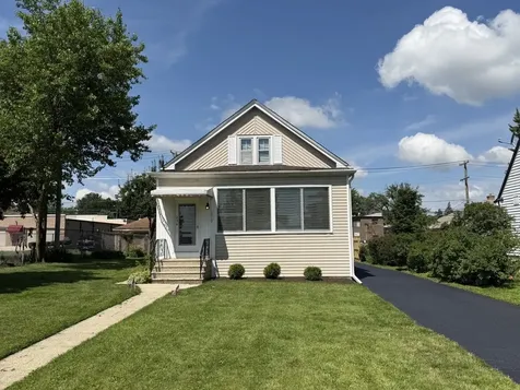 236 North Linden Avenue Westmont IL 60559