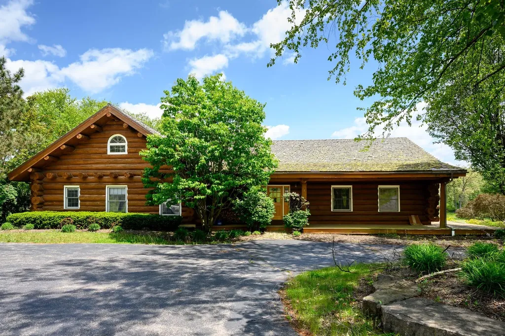 4418 Richmond Road Ringwood IL 60072