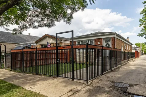 1805 North Harding Avenue Chicago IL 60647