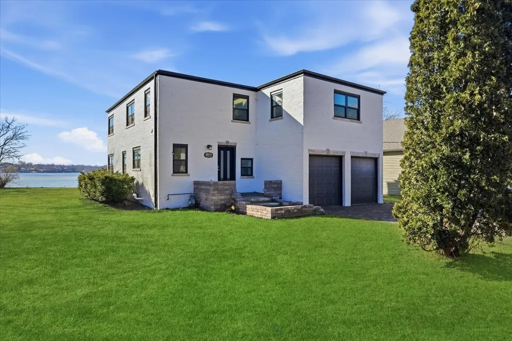 297 East Lakeview Avenue Round Lake Beach IL 60073