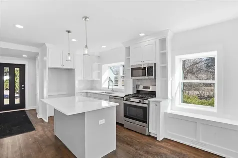 297 East Lakeview Avenue Round Lake Beach IL 60073
