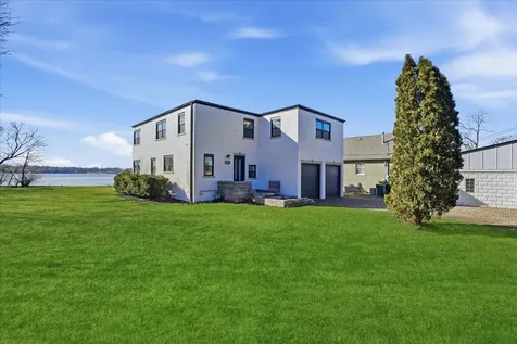 297 East Lakeview Avenue Round Lake Beach IL 60073