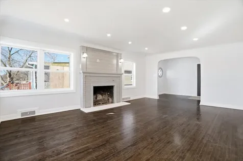 297 East Lakeview Avenue Round Lake Beach IL 60073
