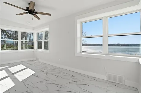 297 East Lakeview Avenue Round Lake Beach IL 60073