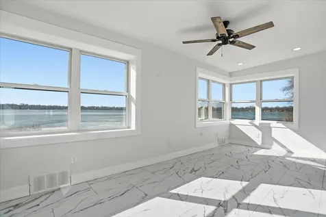 297 East Lakeview Avenue Round Lake Beach IL 60073