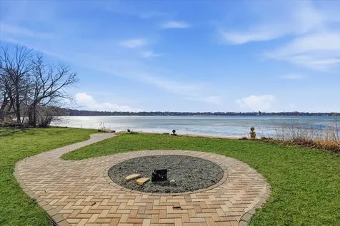 297 East Lakeview Avenue Round Lake Beach IL 60073