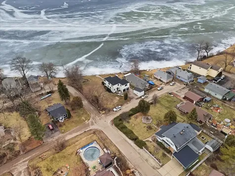 297 East Lakeview Avenue Round Lake Beach IL 60073