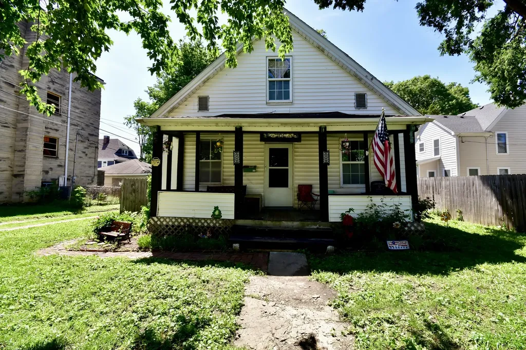 206 North Mason Street Bloomington IL 61701