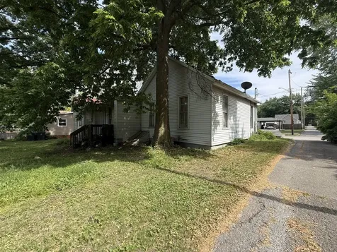 815 West Mill Street Bloomington IL 61701