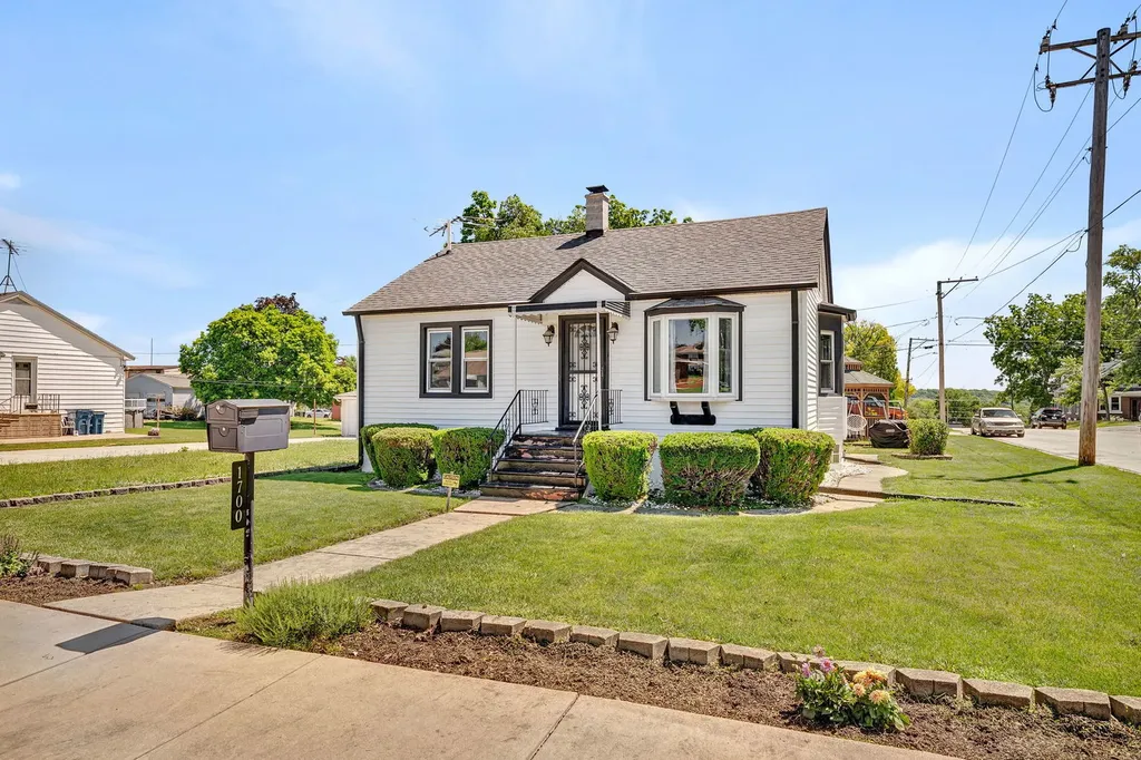 1700 Cora Street Crest Hill IL 60403