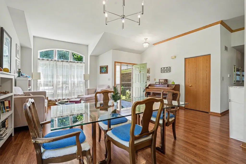 101 Cold Spring Court Aurora IL 60506