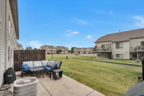 8233 Pecan Place Frankfort IL 60423