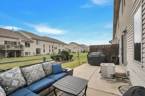 8233 Pecan Place Frankfort IL 60423