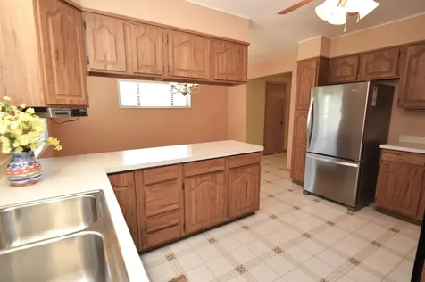 10640 Wakefield Street Westchester IL 60154