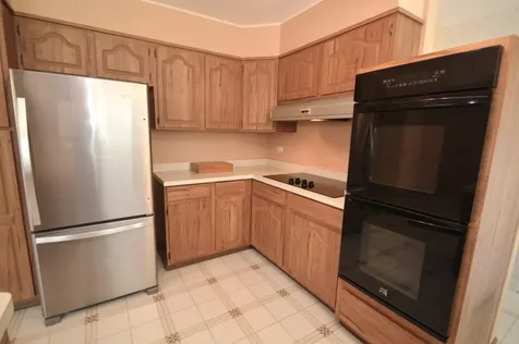 10640 Wakefield Street Westchester IL 60154